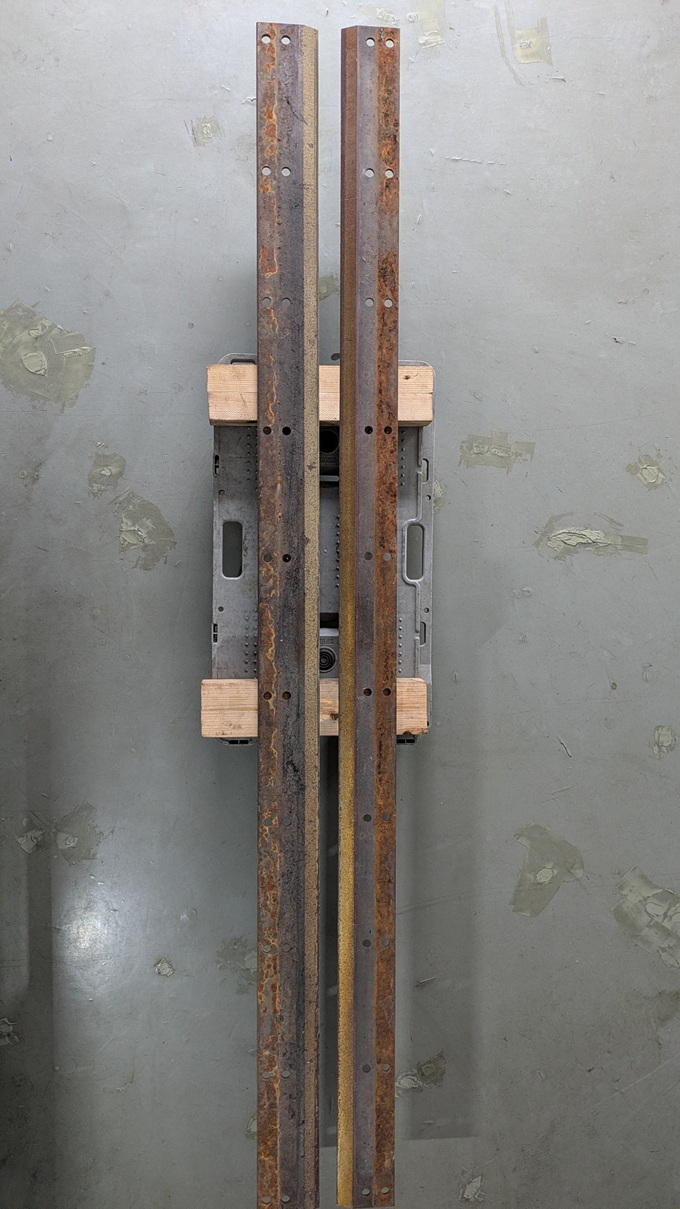 錆が発生した整氷車用アイスブレードの刃体｜再研磨前